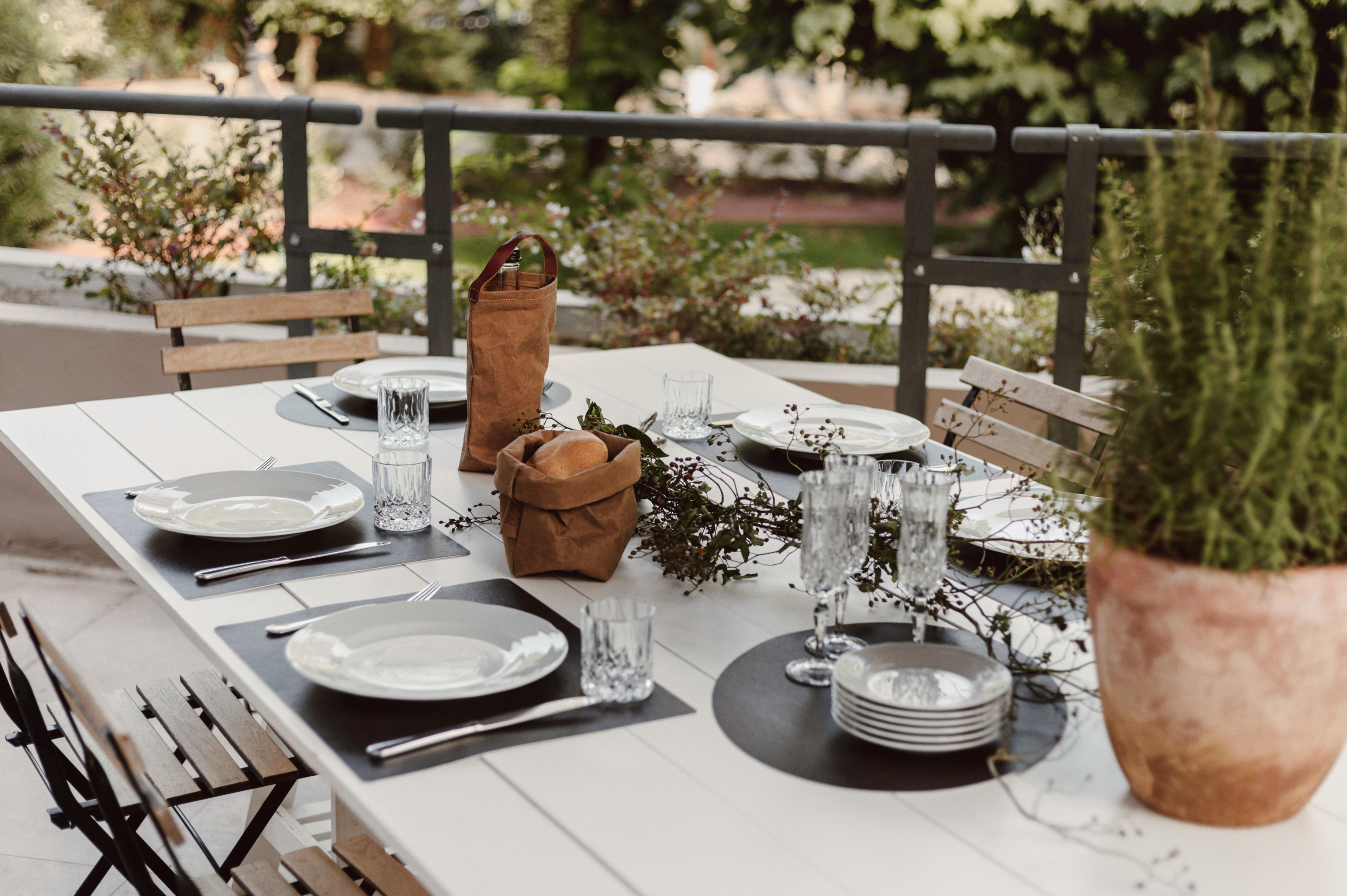 HOW TO STYLE YOUR HOLIDAY TABLE WITH UASHMAMA®