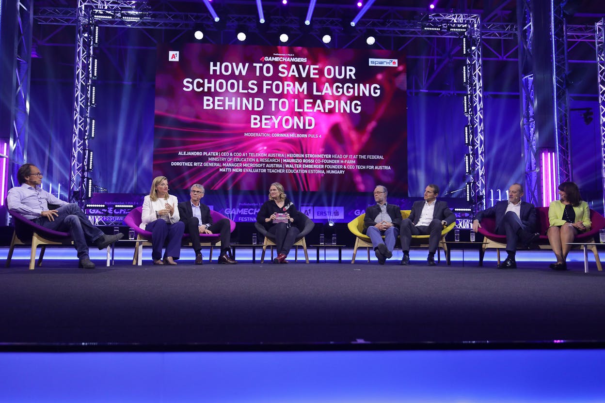 Heidrun Strohmeyer (Head of IT at the Federal Ministry of Education & Research),
Maurizio Rossi (Co-Founder H-FARM), Dorothee Ritz (General Manager Microsoft
Austria), Walter Emberger (Founder & CEO Teach for Austria), Matti Meri
(Evaluator Teacher Education Estonia, Hungary), Alejandro Plater (CEO & COO A1
Telekom Austria), Stefan Dörfler (CEO Erste Bank)