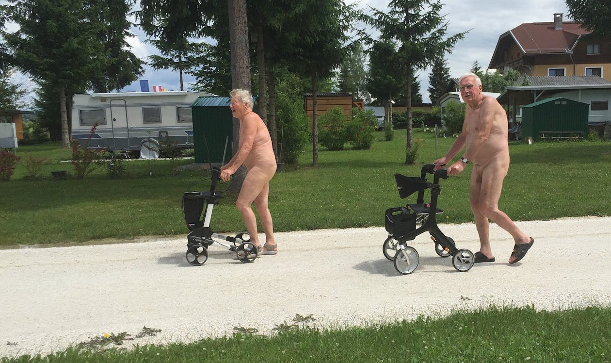 dasaltenudistenpaerchenamcampingplatzrutarlidohires