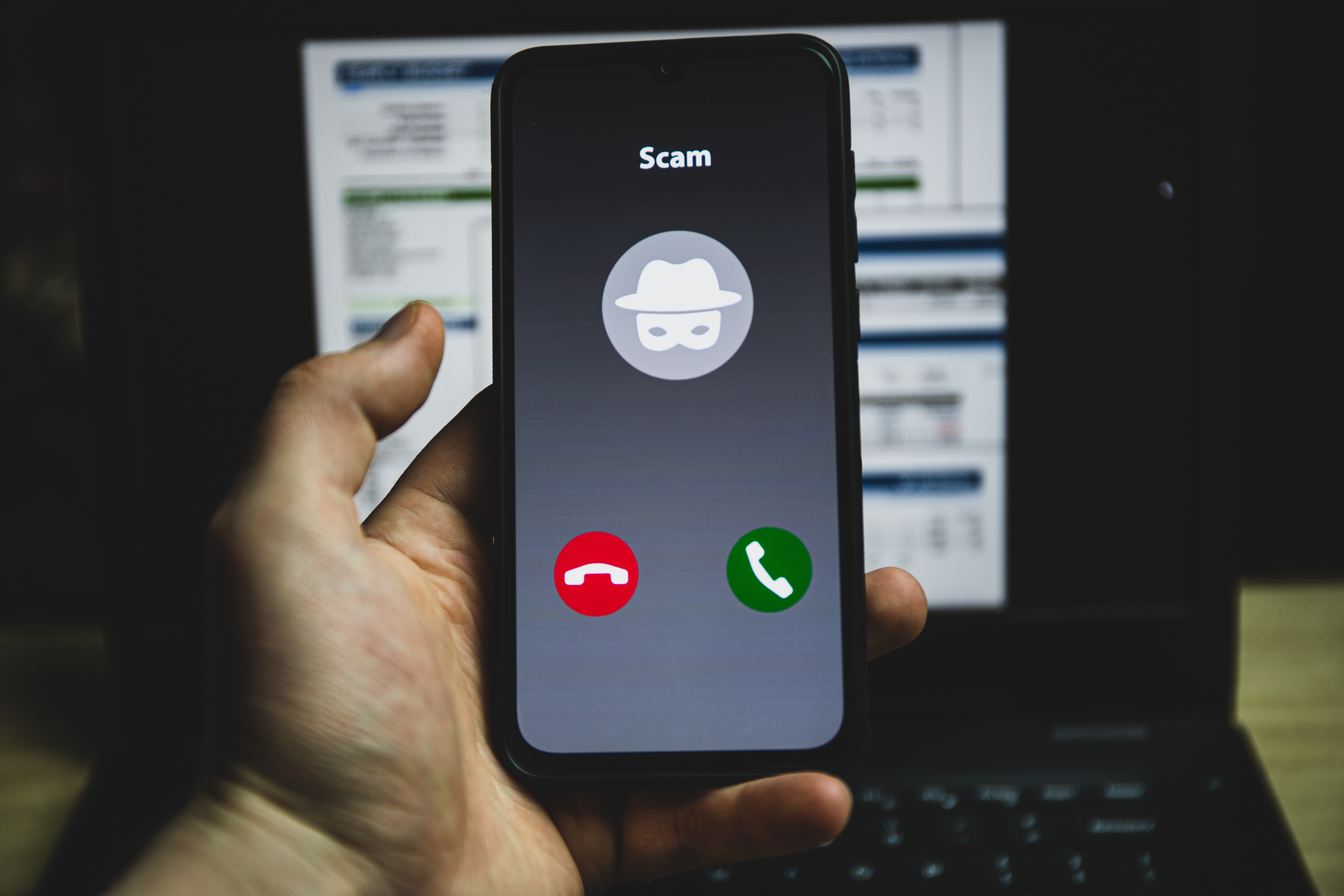 Scam call on smartphone