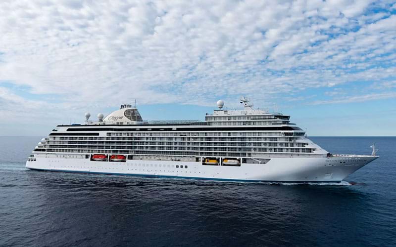 Sideview of cruise ship on the ocean