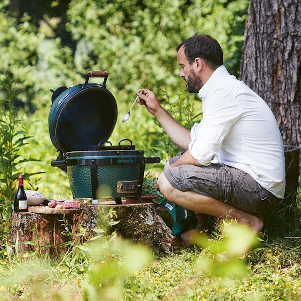 James Whetlor, award-winning author of Goat: Cooking and Eating, will show you how to get the most out of the Big Green Egg, maximising flavour with every cook. From what fuel to choose, to what ingredients to buy, to how to grill, smoke, bake and more.