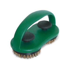 All-natural palmyra bristles are durable and heat resistant, and ensure that no metal will ever end up in your food.
