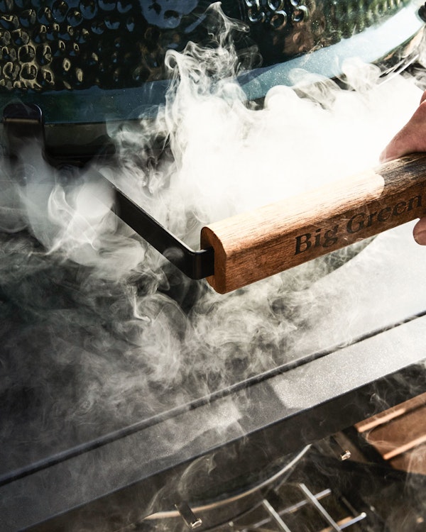 Big Green Egg smoking
