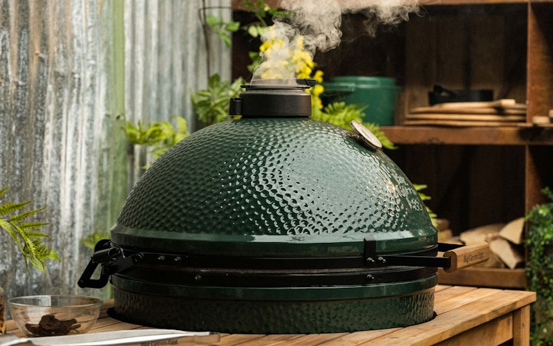 XL Big Green Egg smoking