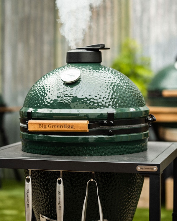 Large Big Green Egg smoking in Modular Nest