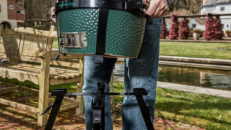 MiniMax Big Green Egg and Foldable Stand assembly