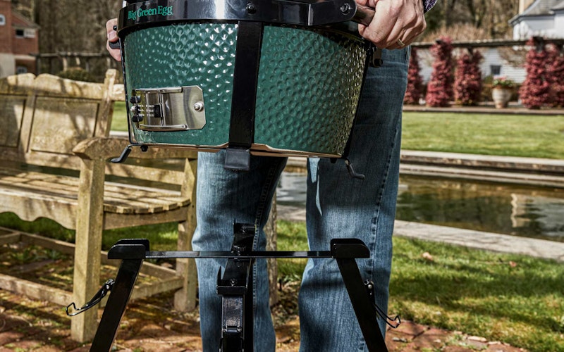 MiniMax Big Green Egg and Foldable Stand assembly