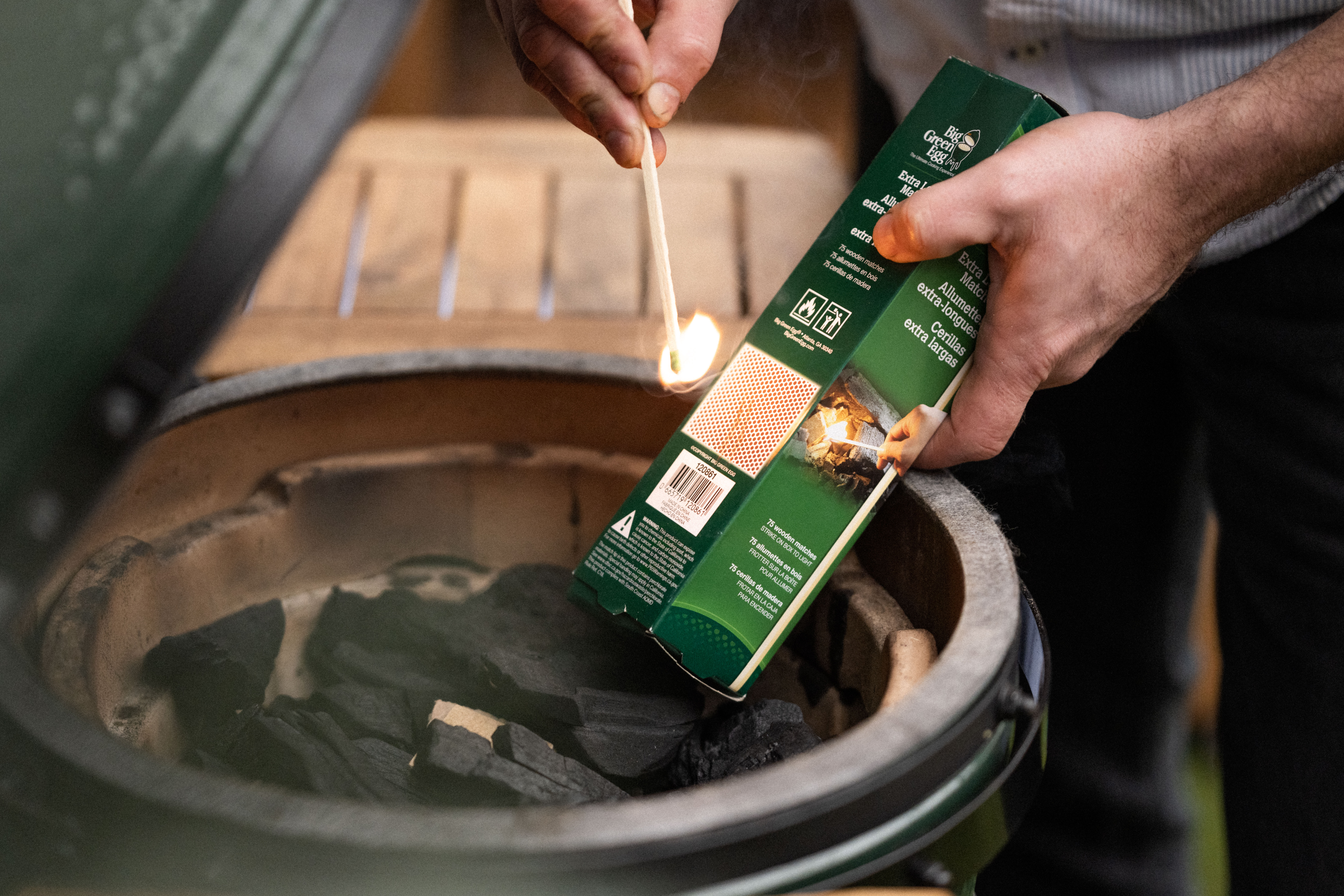 Lighting big on sale green egg