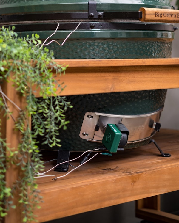 EGG Genius | Digital temperature reader and controller | Thermometers | Utensils | Big Green Egg