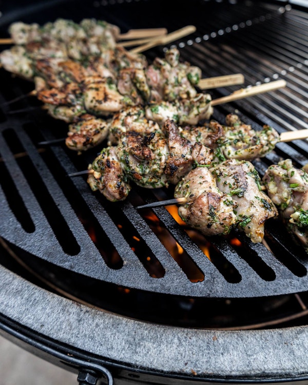 Chicken shish in sweet confit garlic marinade | Grilling | Chicken Recipes | Honey & Co Chasing smoke cooking over fire around the levant | Big Green Egg