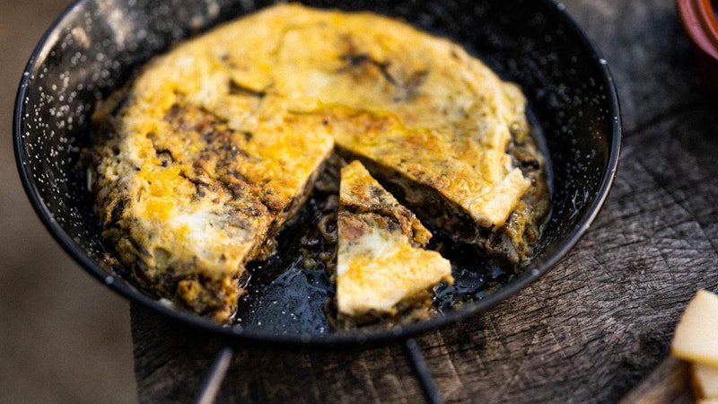 Wild mushroom Tortilla | pan cooking | vegetarian recipes | Jose Pizarro | Big Green Egg