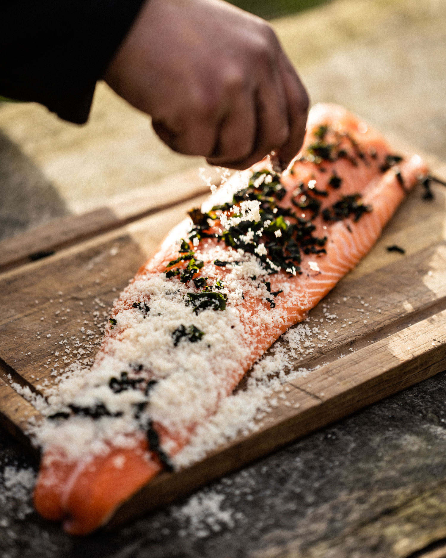 cover the salmon with the salt and seaweed mixture