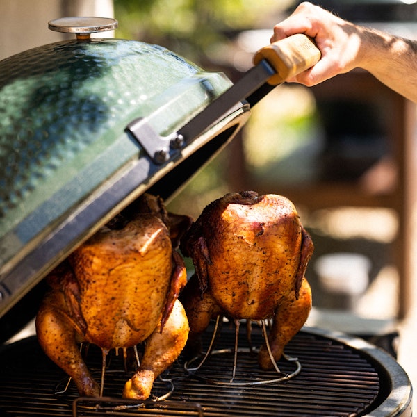 Roasted vertical Chicken | Accessories | Roasting recipes | Big Green Egg