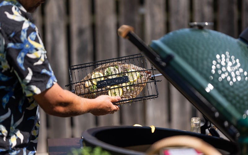 Rotisserie Flat Basket | Cookware | Accessories | Big Green Egg