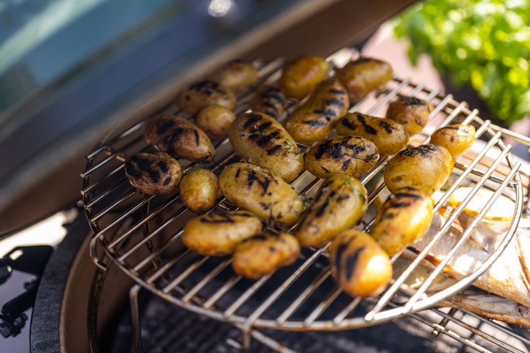 Grilled new potatoes | Grilling recipes | Vegetarian | Join the Club | Big Green Egg