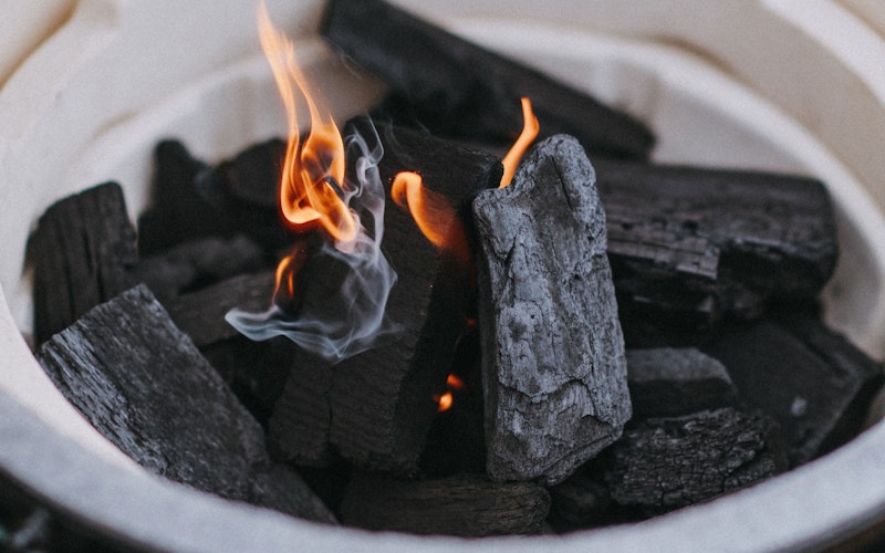 Charcoal | Lumpwood hardwood charcoal from Big Green Egg
