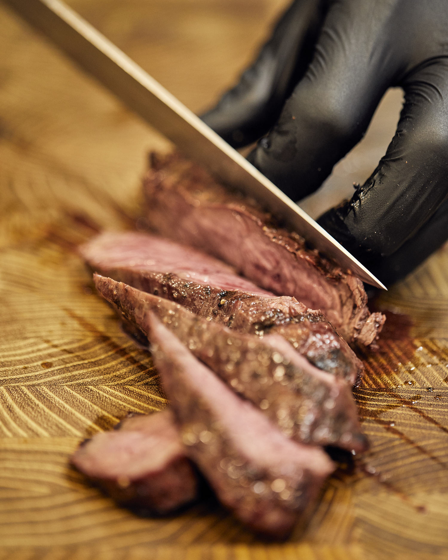 Grilled Onglet | HG Walter Big Green Egg Steak Box | Grilling | Beef recipes