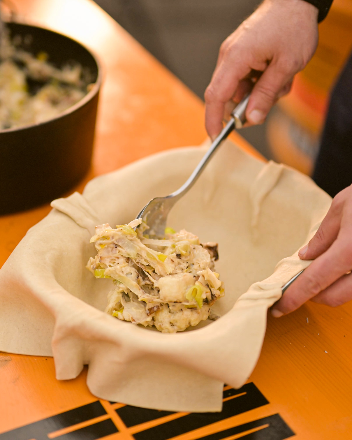 Falcon Enamelware X Big Green Egg Oven To Table Pie Dish X Willy's Pies