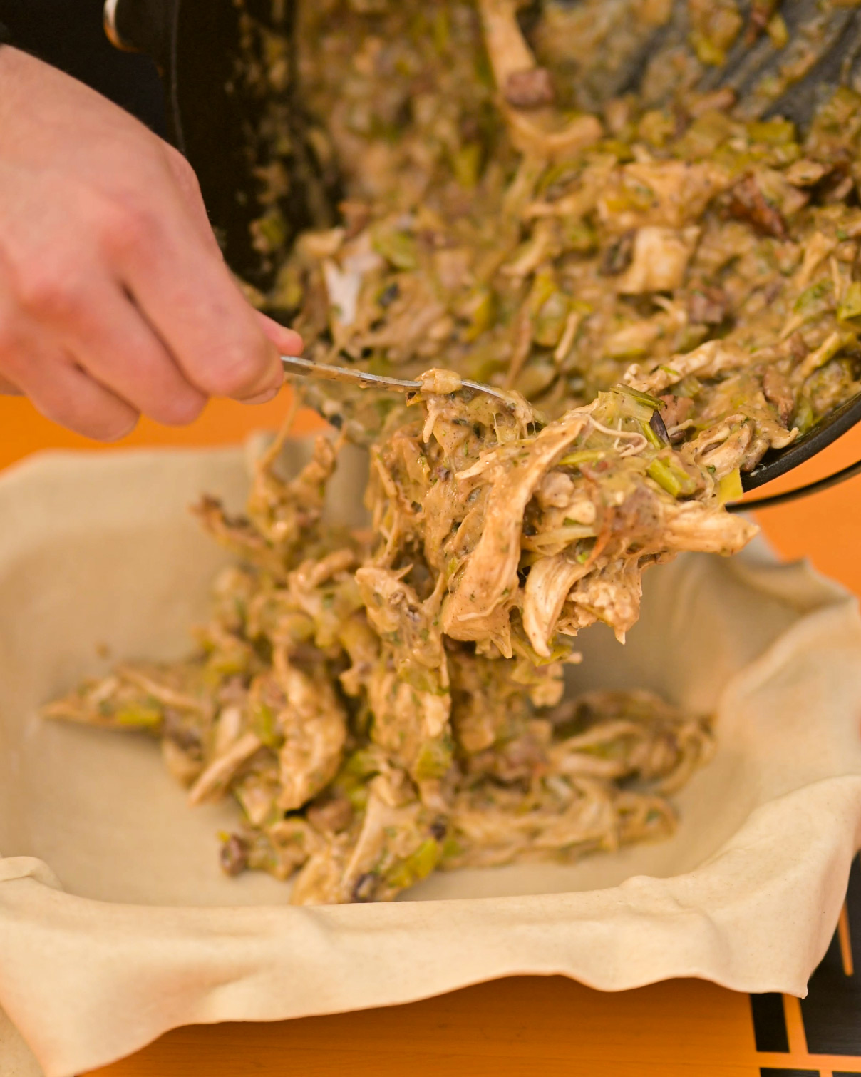 Falcon Enamelware X Big Green Egg Oven To Table Pie Dish X Willy's Pies