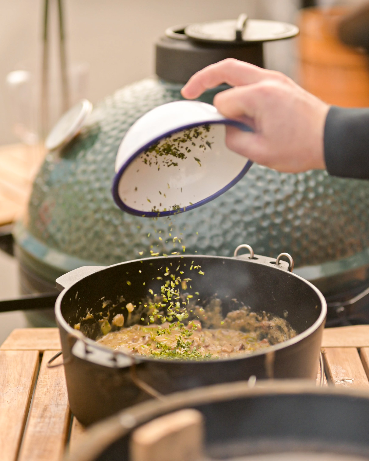 Falcon Enamelware X Big Green Egg Oven To Table Pie Dish X Willy's Pies