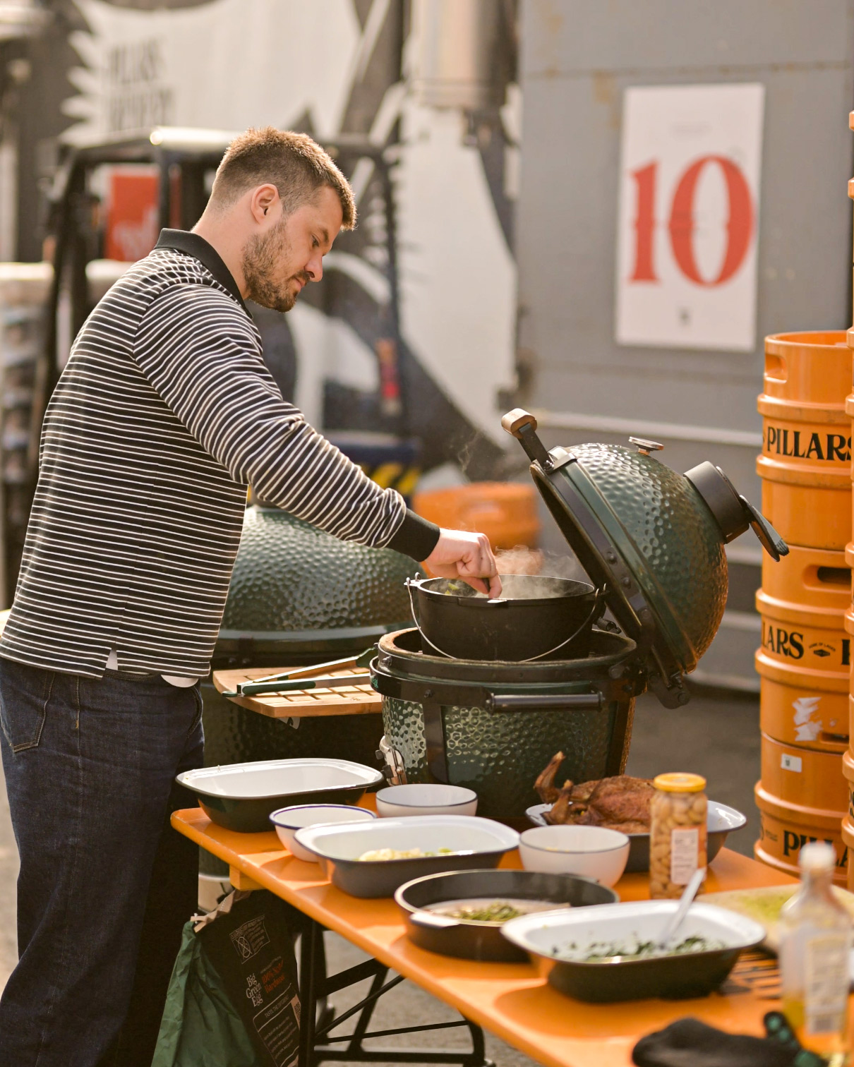 Falcon Enamelware X Big Green Egg Oven To Table Pie Dish X Willy's Pies
