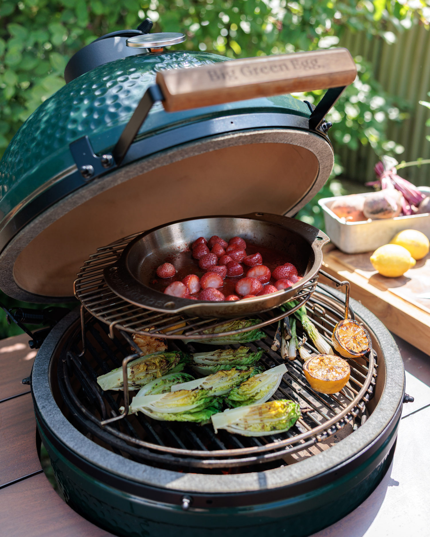 CHARRED STRAWBERRY, BEETROOT, LITTLE GEM & GOAT’S CHEESE SALAD | Recipes | Big Green Egg