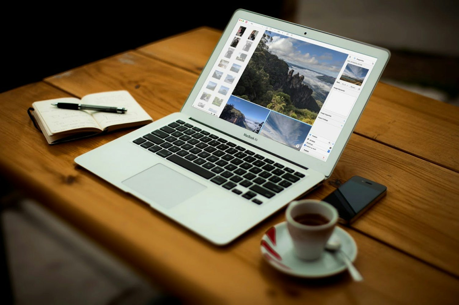 The best tool to create photography blogs