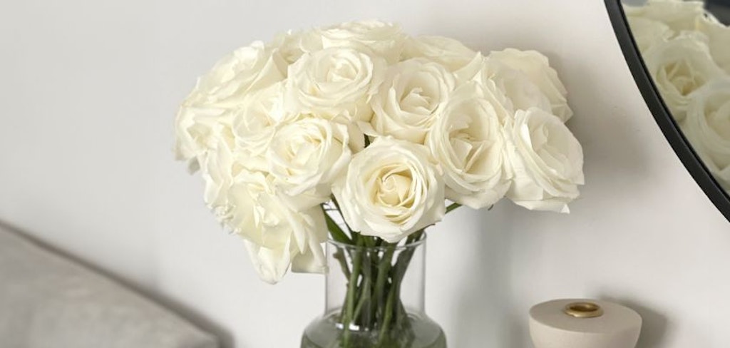 What Color Roses Should You Bring to a Funeral?