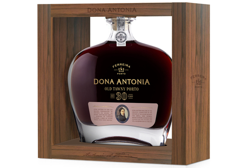Porto Ferreira bottle in a wooden box 
