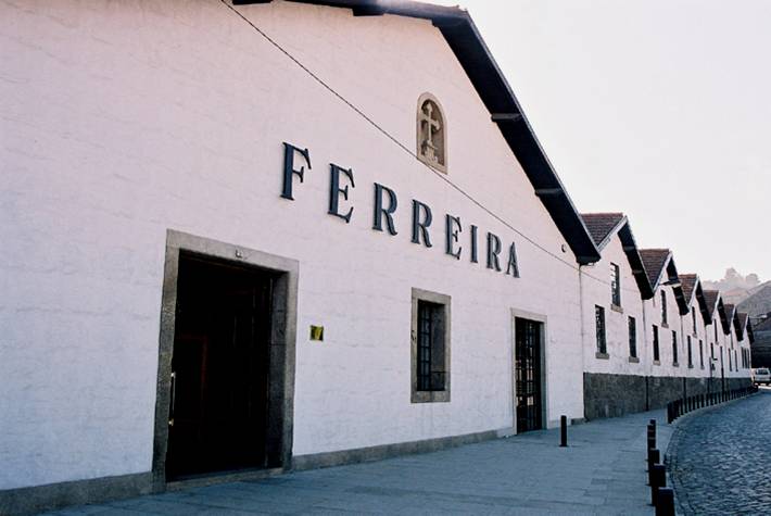 Fachada Caves Ferreira