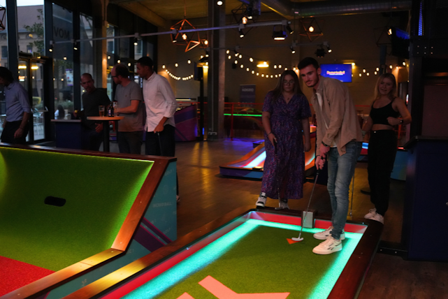 9 trous sur le parcours de mini golf chez Koezio Bruxelles