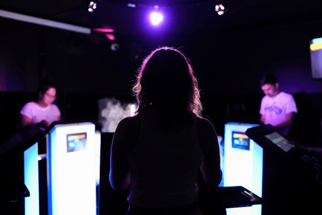Musi'quiz, le jeu 100% musical avec pupitres et ambiance plateau TV