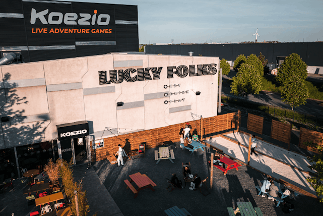 Vue aèrienne du parc Koezio / Lucky Folks avec sa terrasse animée