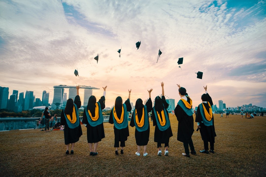 Include building credit in your College checklist with Figure Pay
