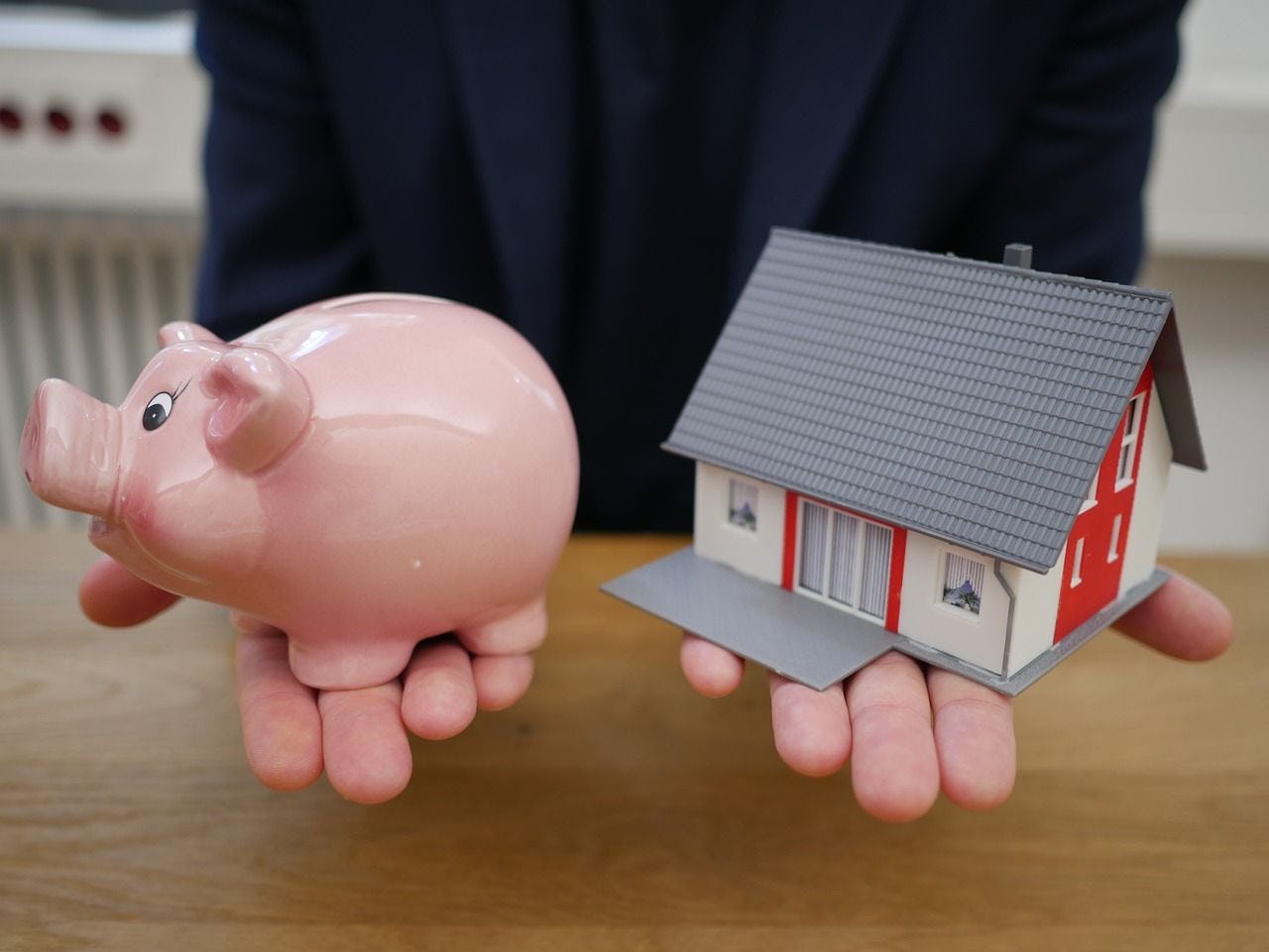 Refinancing vs HELOC: Which is the best option for me?