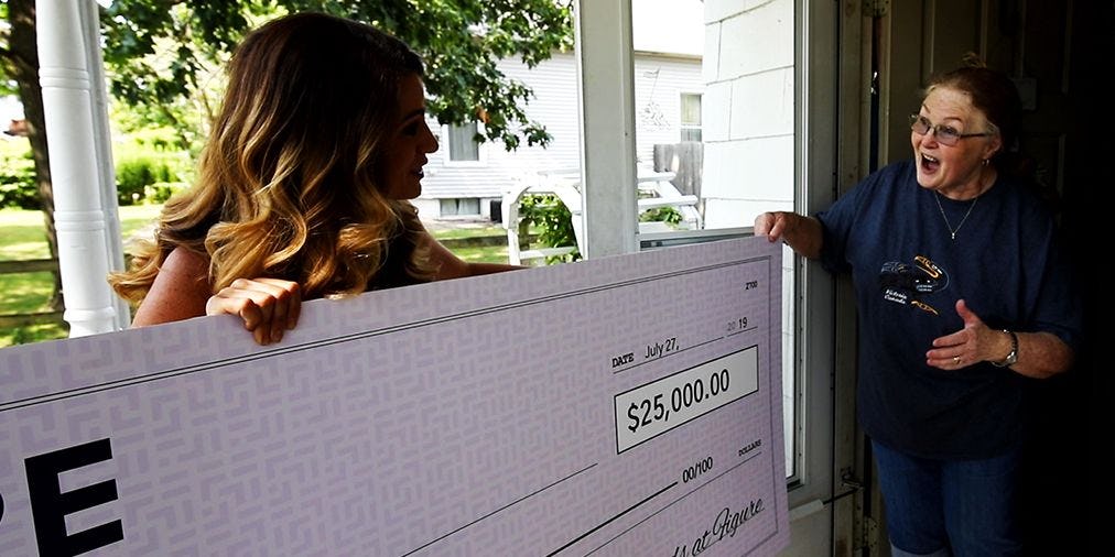 Illinois Homeowner Wins $25,000 For Having "America's Ugliest Kitchen" Illinois Homeowner Wins $25,000 For Having "America's Ugliest Kitchen"