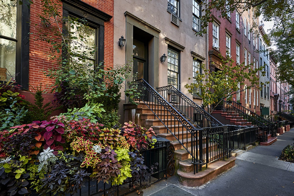 Image of a NY apartment building