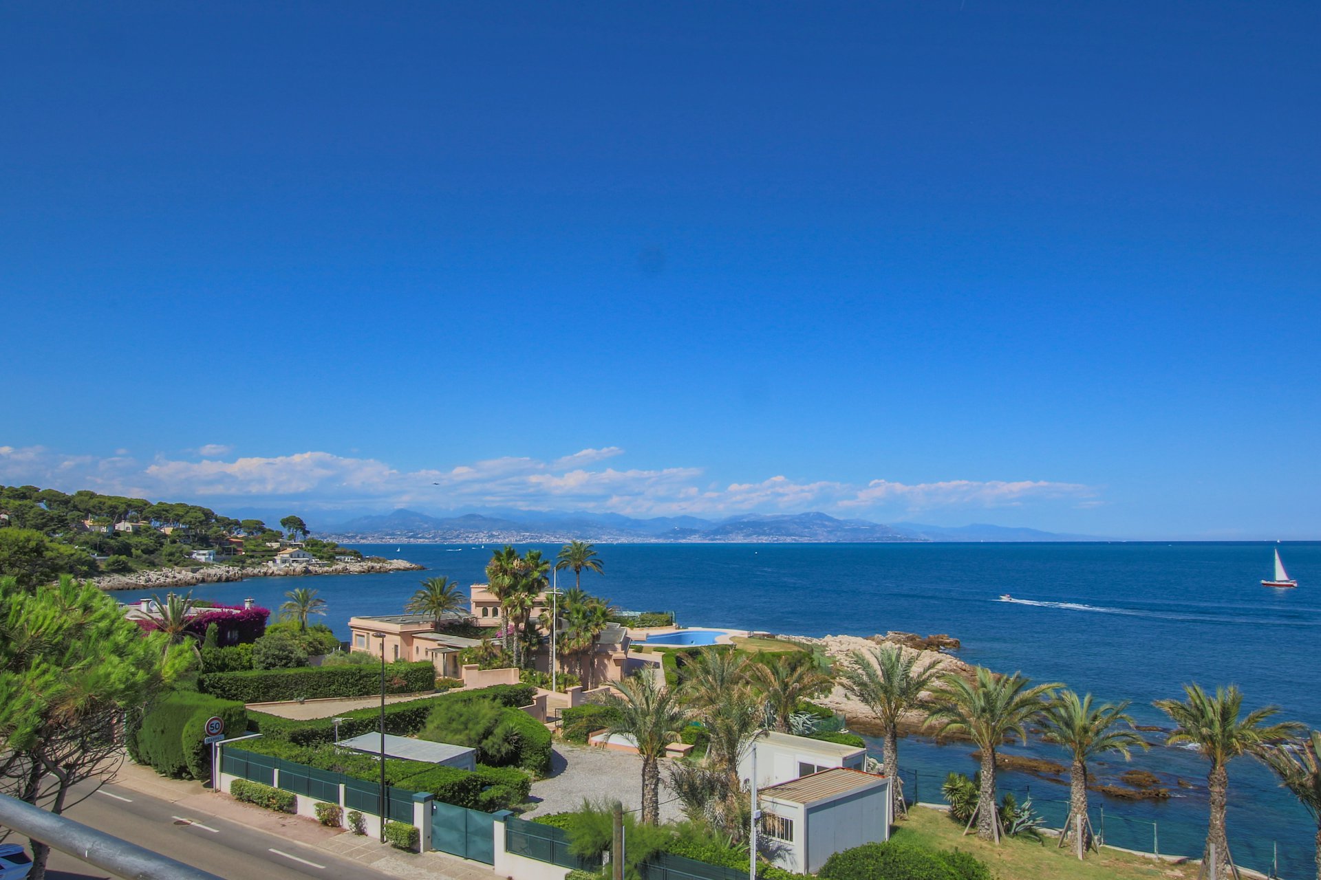 Cap d'Antibes / Vue Mer / Front de mer| Gadait International