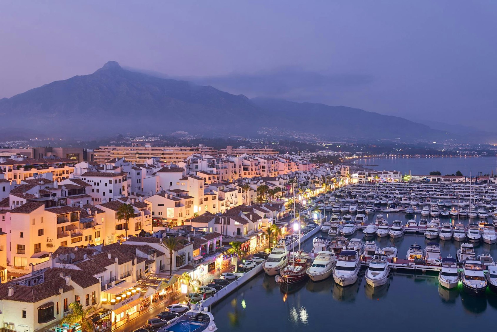 Night puerto banus