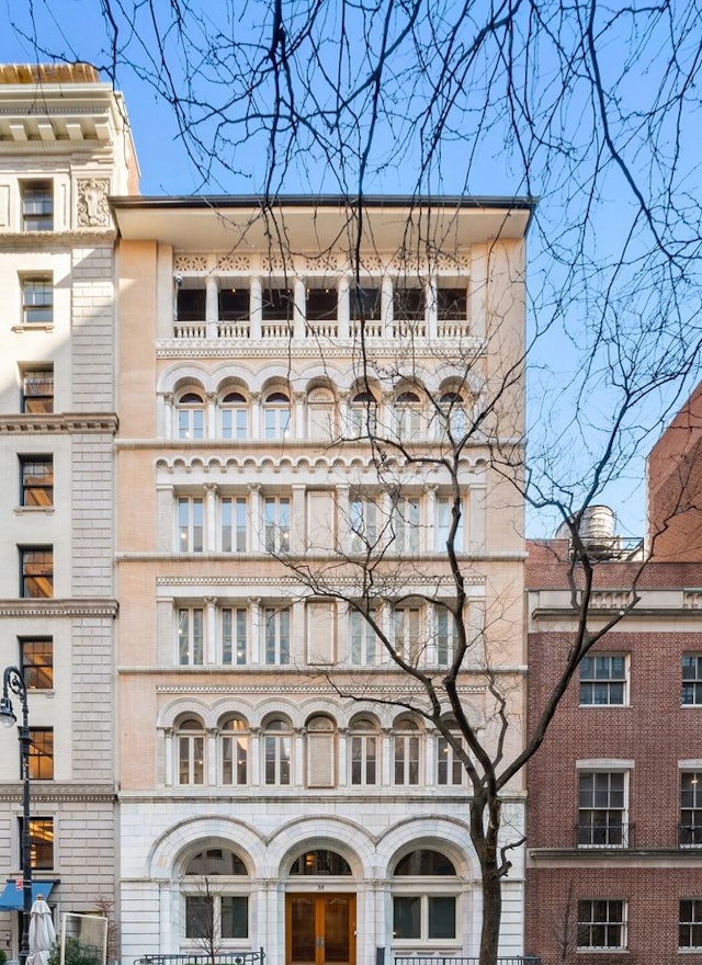 À Vendre - maison de ville en usage mixte sur l'Upper East Side