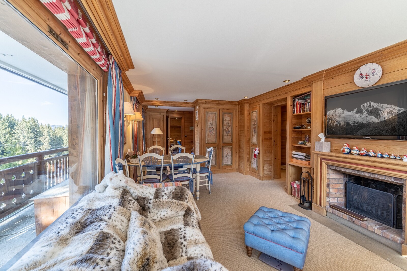 For sale: exceptional property jewels.