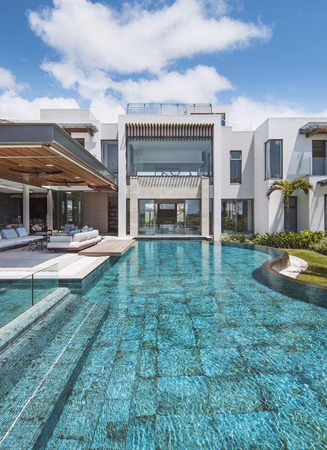 Découvrez cette villa splendide de grand luxe sur le domaine d'Anahita