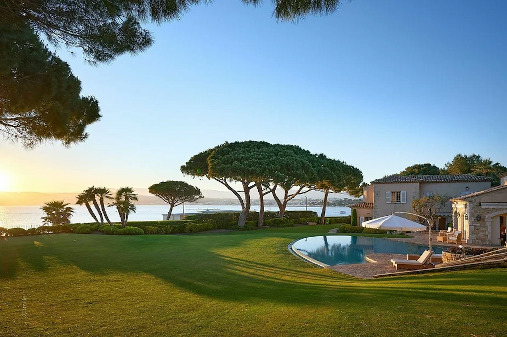 Exploring Exclusive Villas on the French Riviera: Your Path to Coastal Luxury