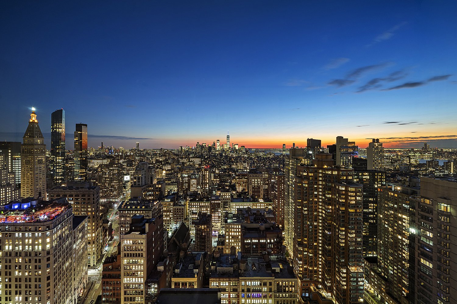 For sale: luxury penthouse with panoramic views in Lower Manhattan