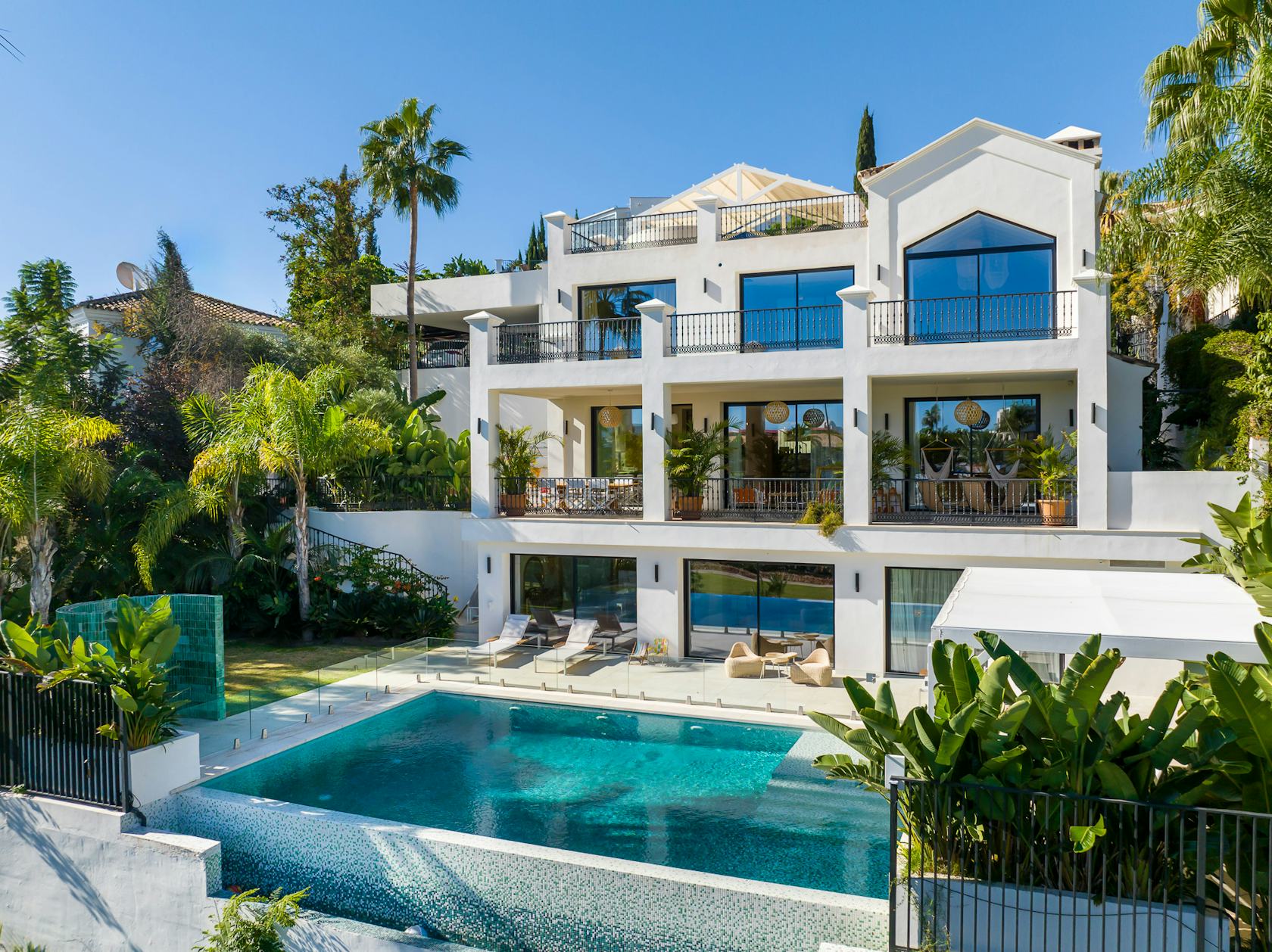 Steps to buying a luxury property: A comprehensive guide