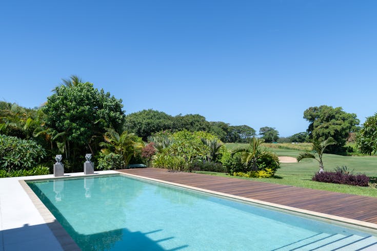 villa de luxe · a Beau Champ · 4 chambres · 4 salles de bain · photo 3 sur 15