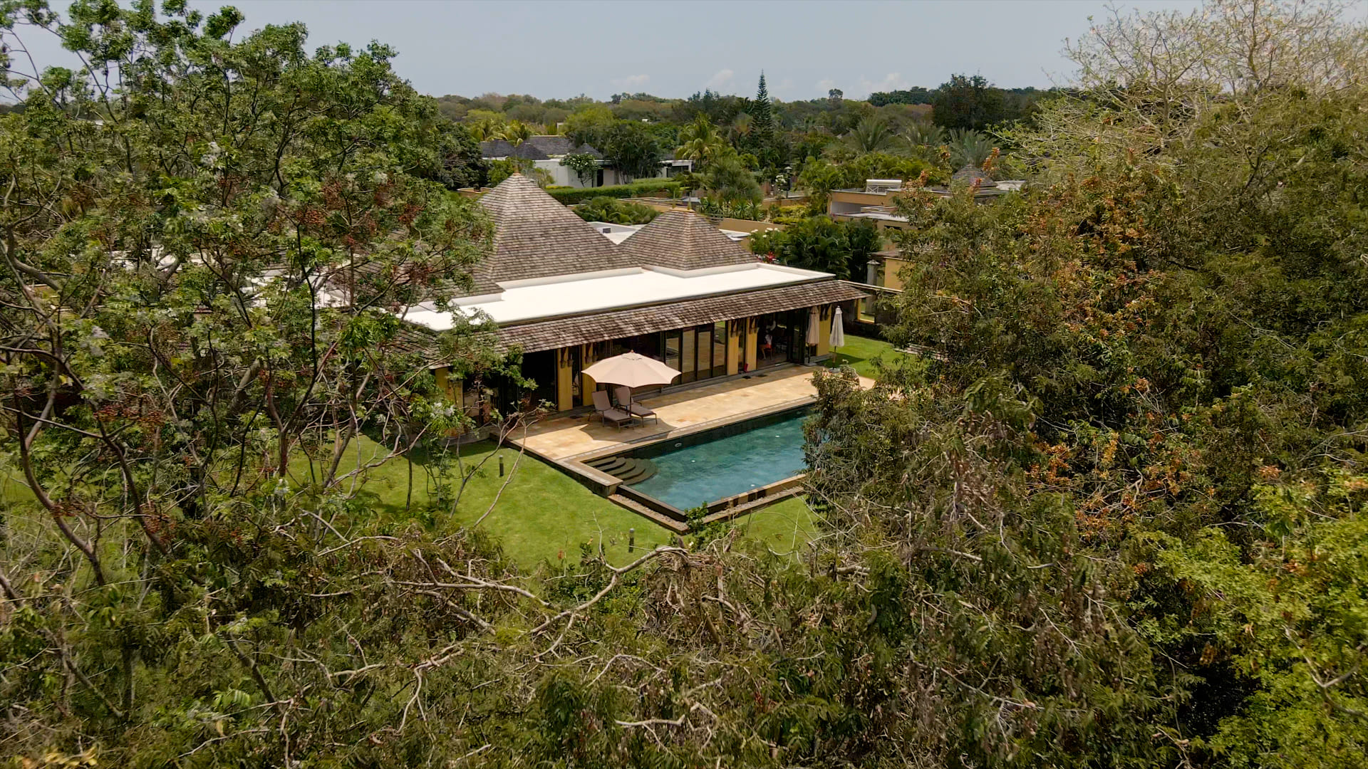 villa de luxe · a Tamarin · 5 chambres · 5 salles de bain · photo 1 sur 38
