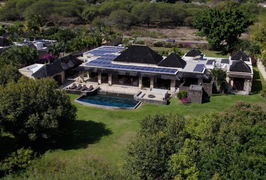 Villa for sale in Tamarina — Prestige Tamarina villa
