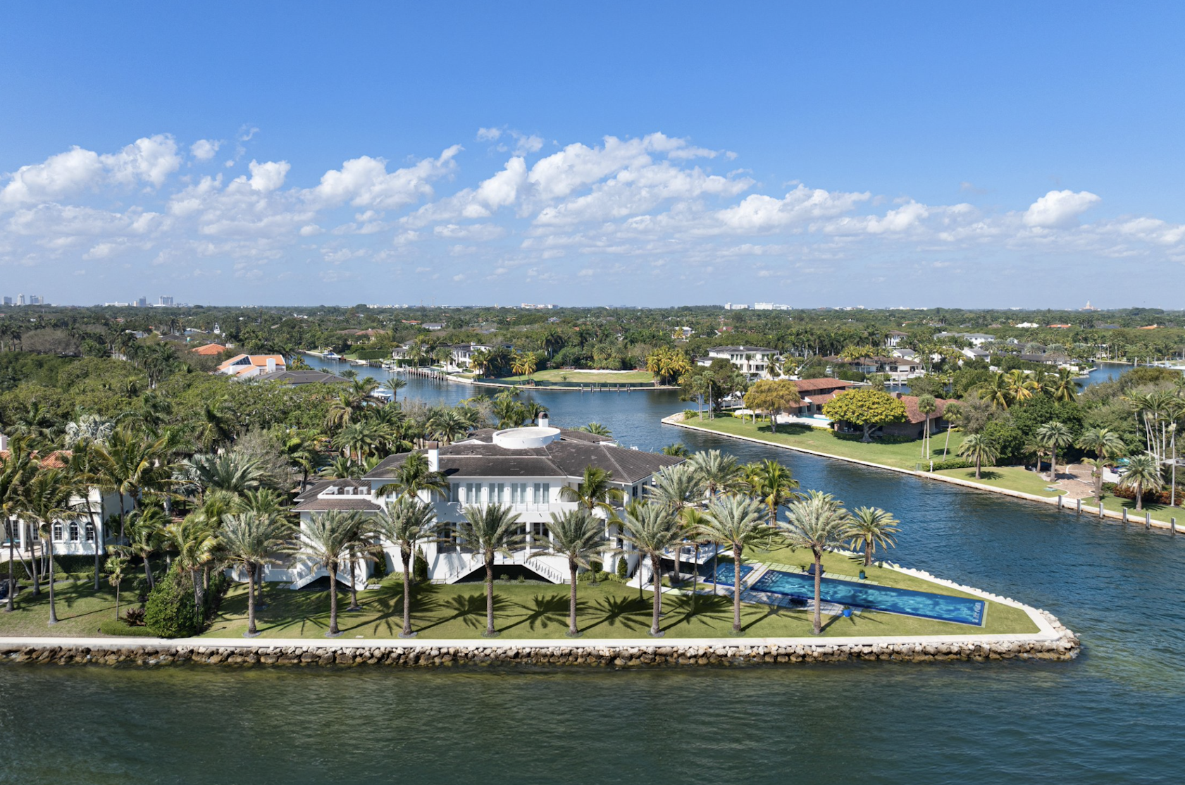 luxury villa in Miami